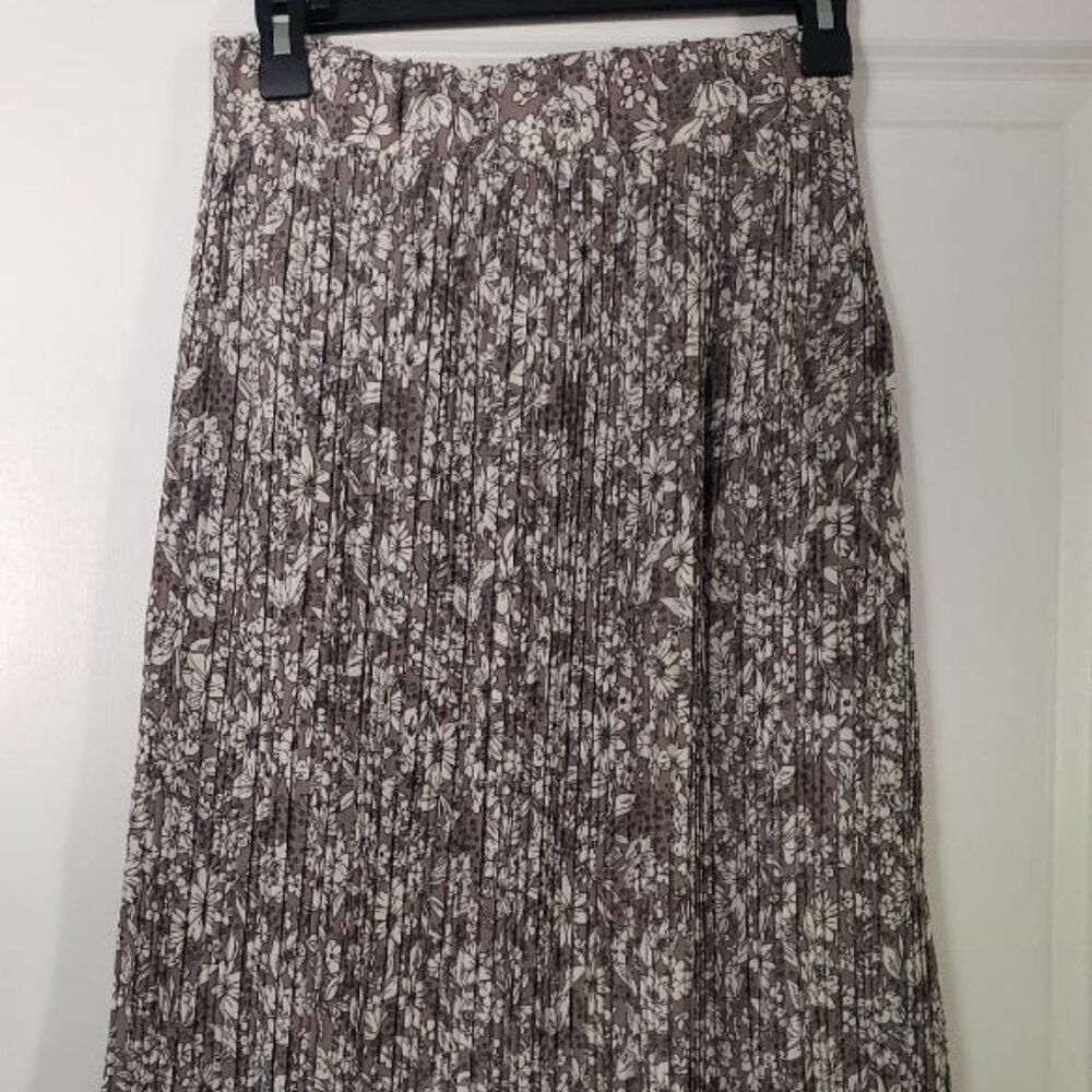 Floral, lined pleated skirt - dusty lavender, gray, and white, XS